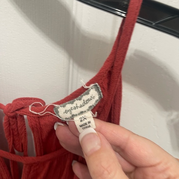 Eyeshadow Red Asymmetrical Ruffled Tank Top - Picture 7 of 10